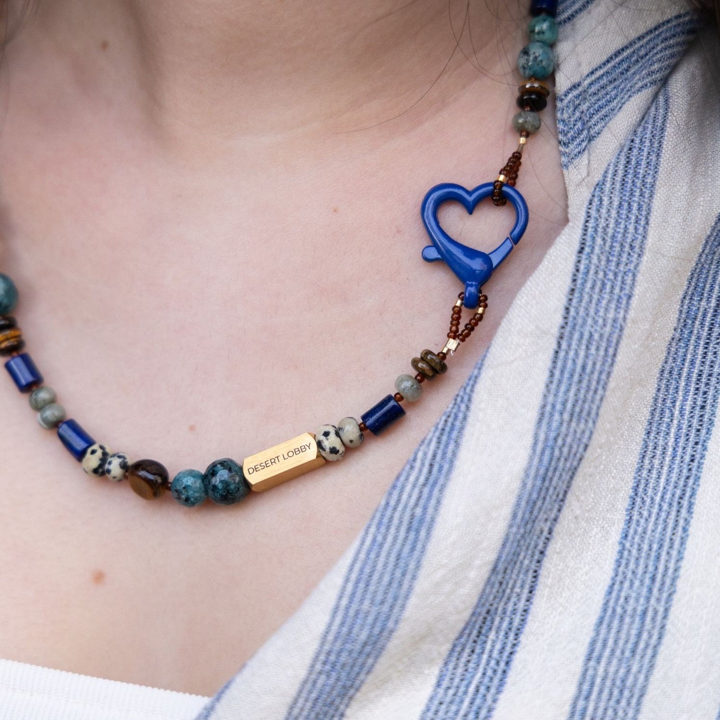 Jane | Tukan Kuşu Figürlü Lapis Lazuli ve Labradorit Doğaltaş Kolye