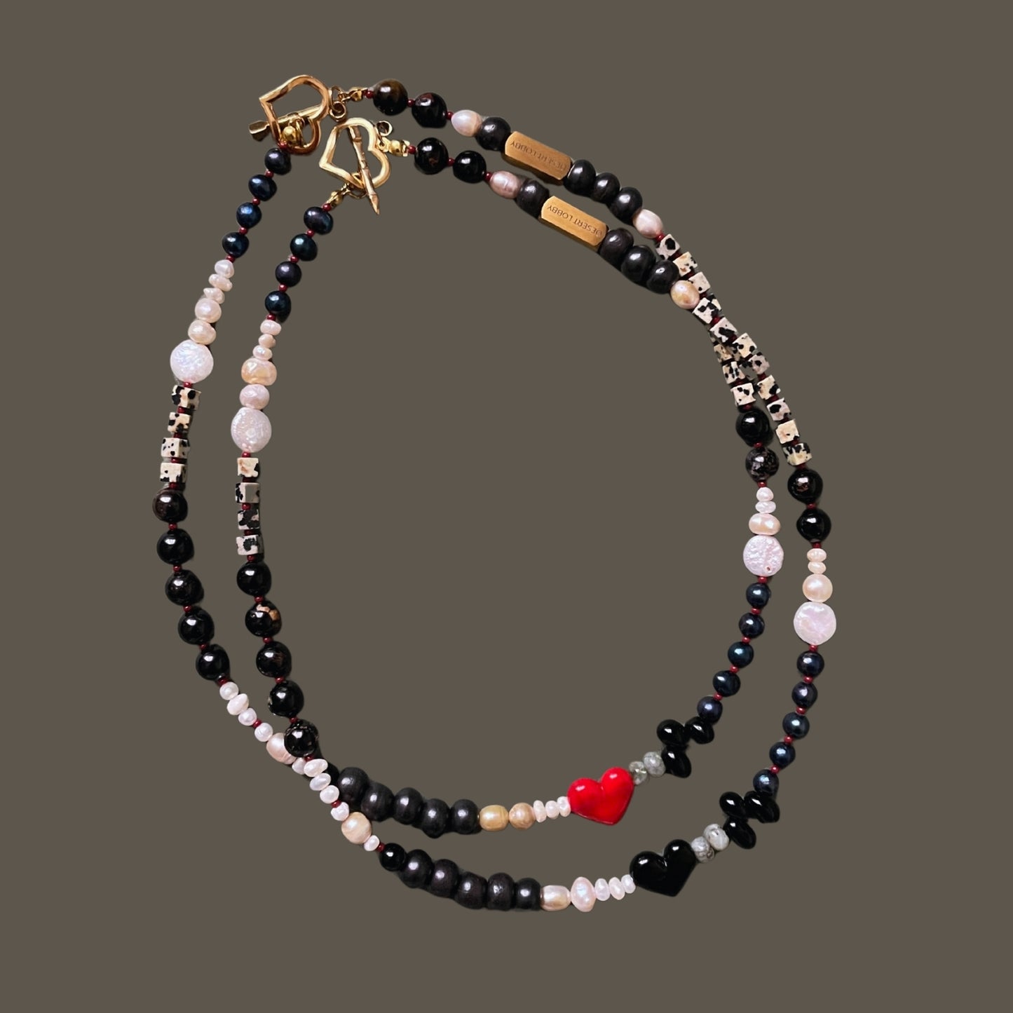 Lovestruck (Close Range) | Eros'un Oku Klipsli İnci ve Turmalin Kalpli Doğaltaş Kolye