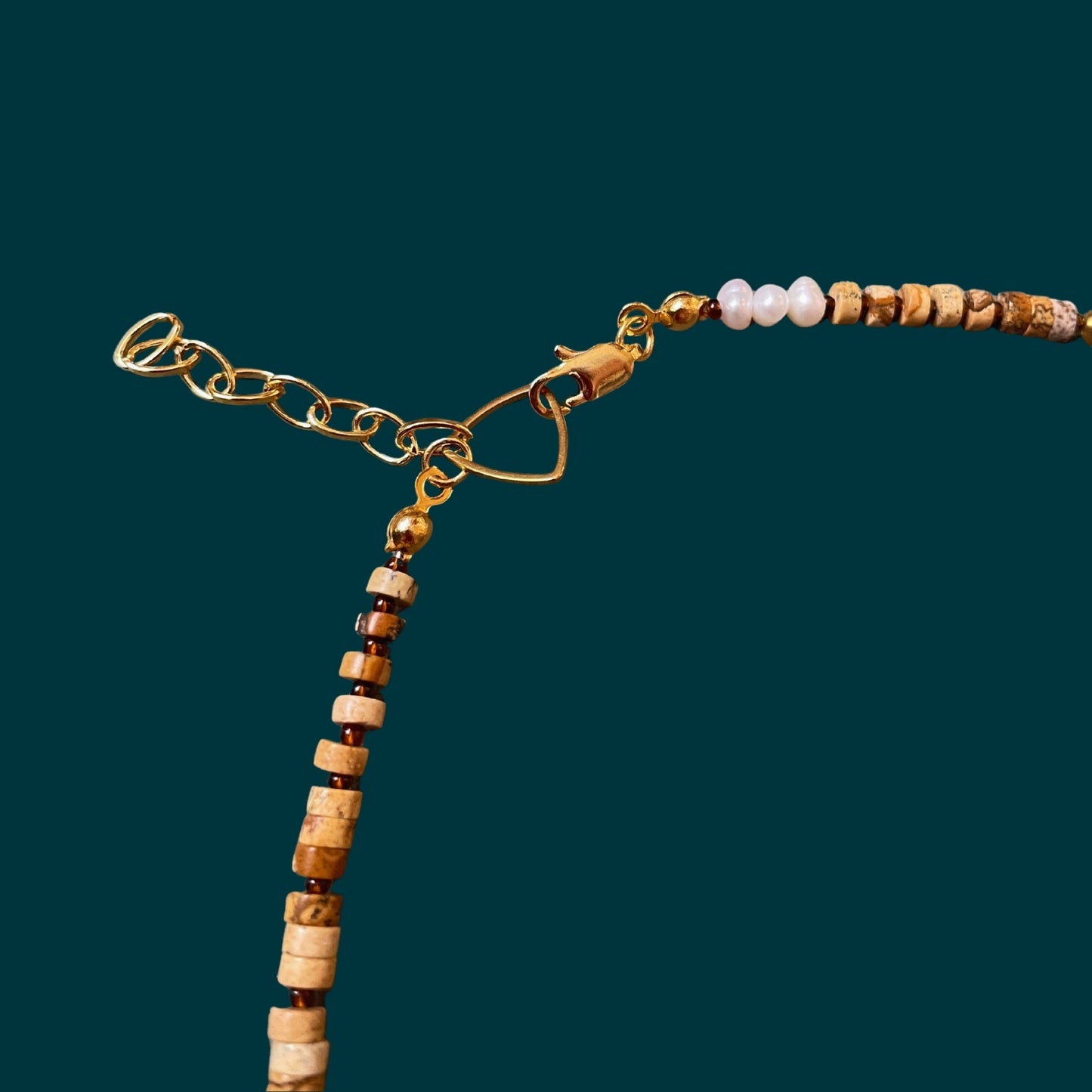 Midnight Stroll | İnci ve Doğaltaş Boncuklu Çöl Temalı Deve Kolye