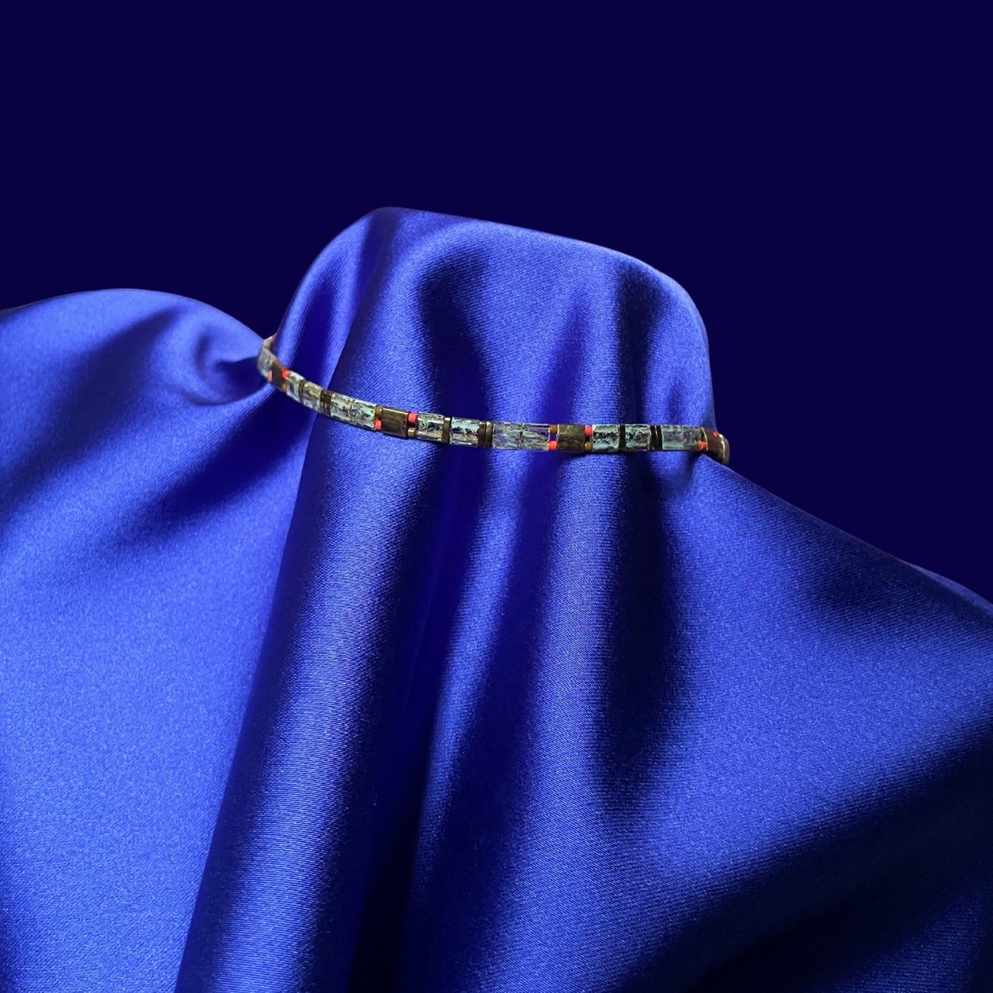 Turin | Beige Miyuki Tila Beaded Choker Necklace with Red and Bronze Details